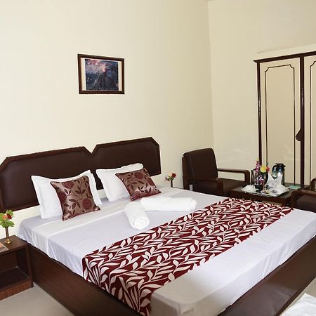 Hotel Lumbini International Bodhgaya Bagian luar foto