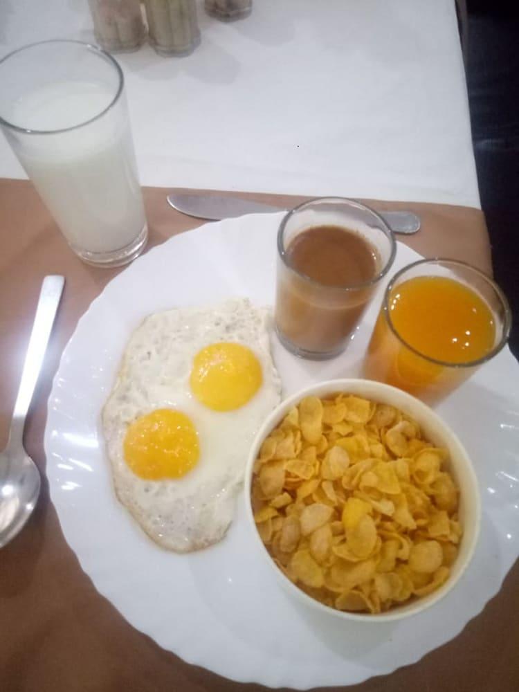 Hotel Lumbini International Bodhgaya Bagian luar foto