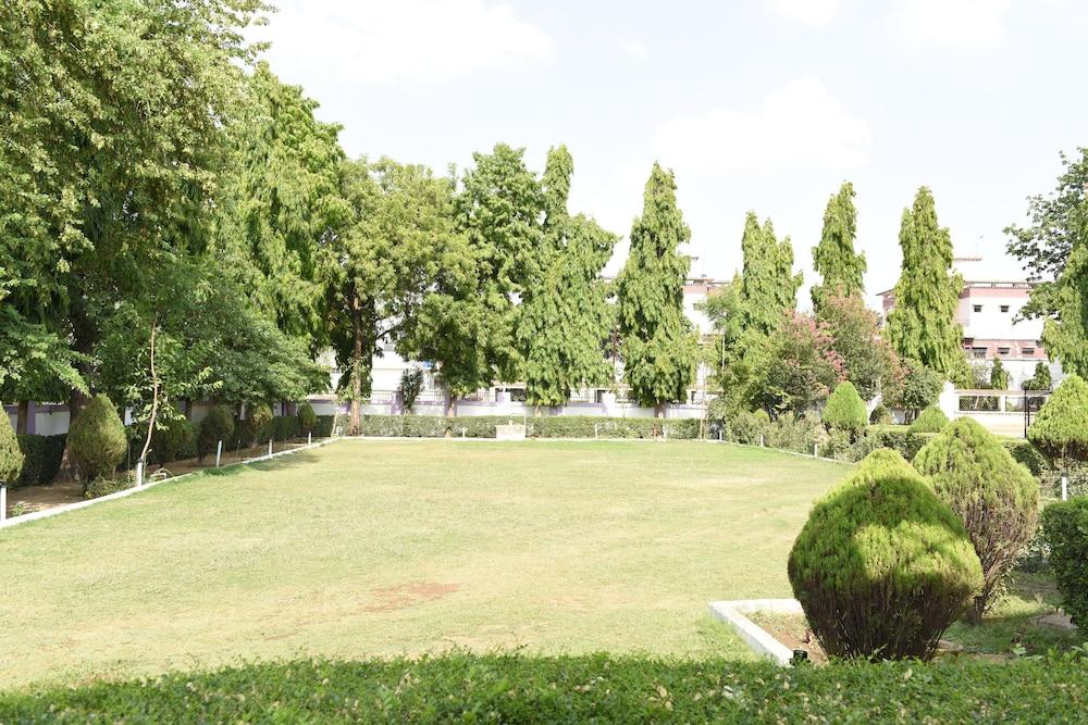 Hotel Lumbini International Bodhgaya Bagian luar foto