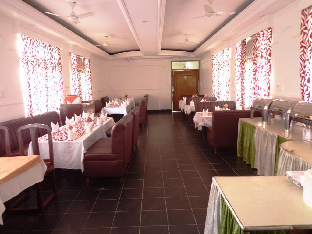 Hotel Lumbini International Bodhgaya Bagian luar foto