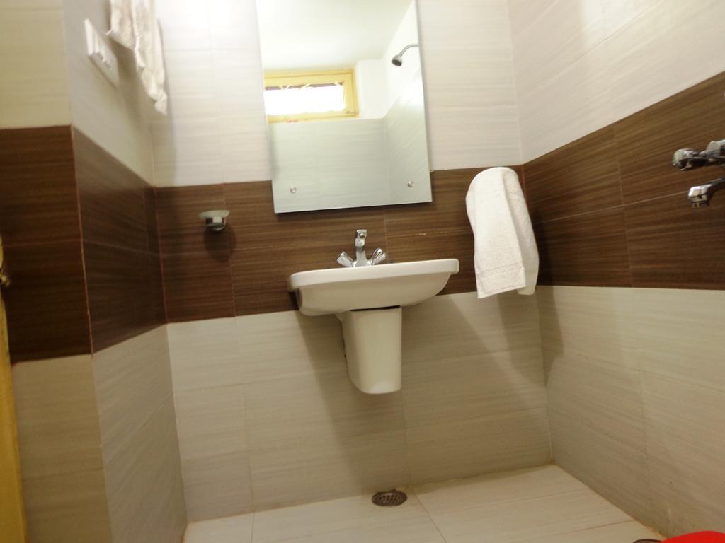 Hotel Lumbini International Bodhgaya Bagian luar foto