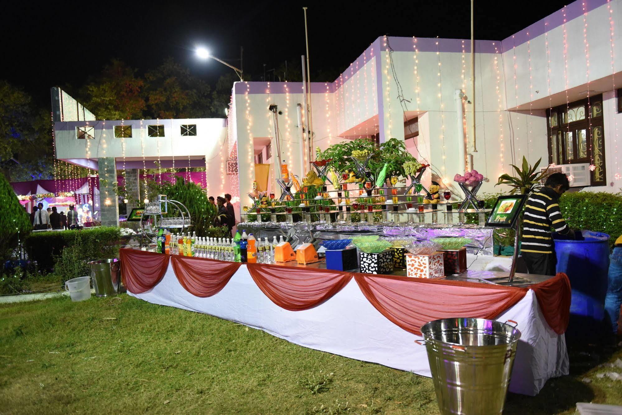 Hotel Lumbini International Bodhgaya Bagian luar foto